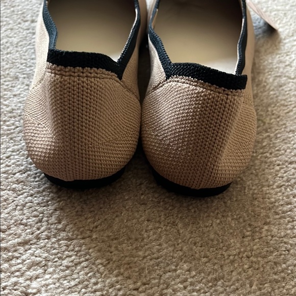 Danskin Tan and Black Flats with Classic Bow Detail - Picture 3 of 8